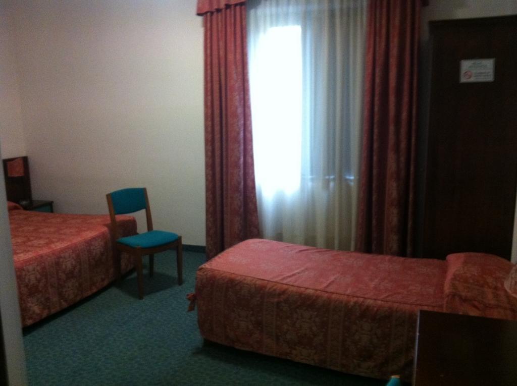Hotel Augusta Ponte San Giovanni Room photo